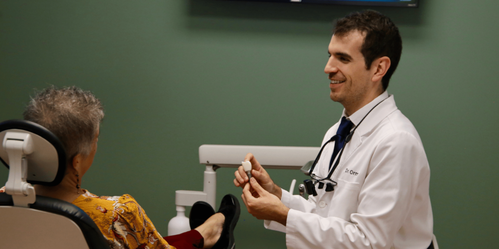 Dr Ormaza - Smilodon Dental + Implants - Nashville